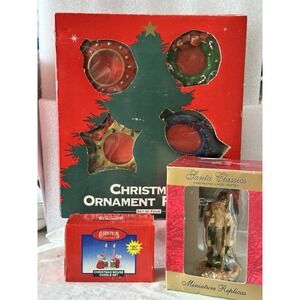 Vintage 1975 Christmas Ornament‎ Frames Set Of 4 In Box Mouse Candle Set  Santa